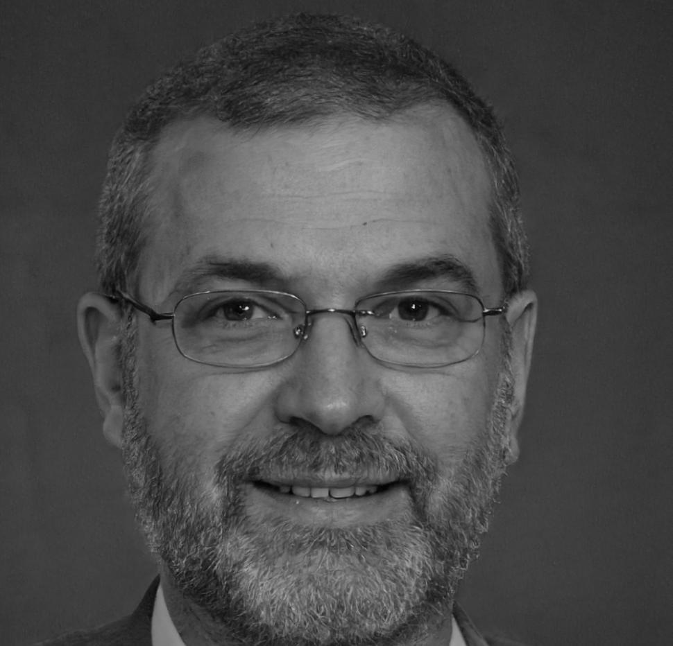 Instructor de finanzas Casimiro Roldán